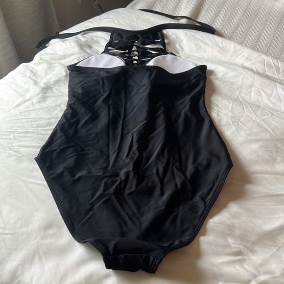 Sexy elegant black swimsuit - Picture 2 of 6